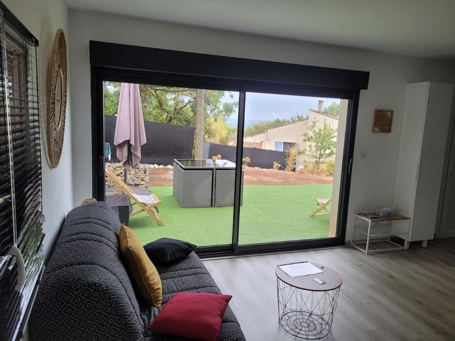 Appartement tout équipé en rez-de-jardin entre Gard et Ardèche Saint-Julien-de-Peyrolas Exterior foto