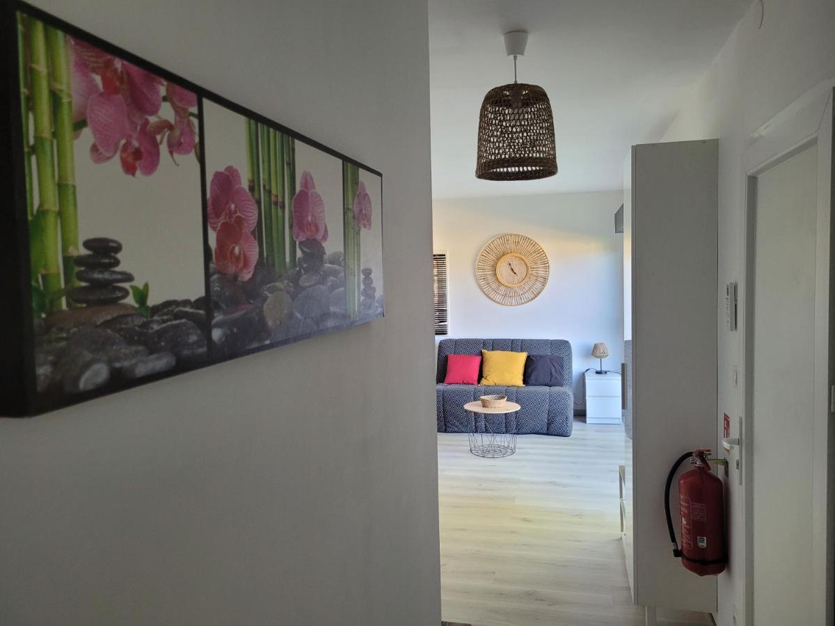 Appartement tout équipé en rez-de-jardin entre Gard et Ardèche Saint-Julien-de-Peyrolas Exterior foto