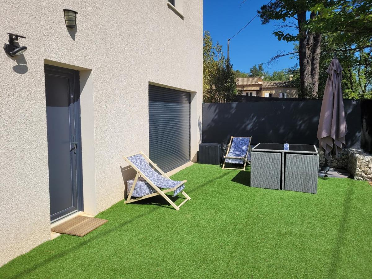 Appartement tout équipé en rez-de-jardin entre Gard et Ardèche Saint-Julien-de-Peyrolas Exterior foto