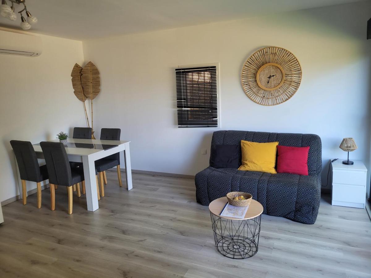 Appartement tout équipé en rez-de-jardin entre Gard et Ardèche Saint-Julien-de-Peyrolas Exterior foto